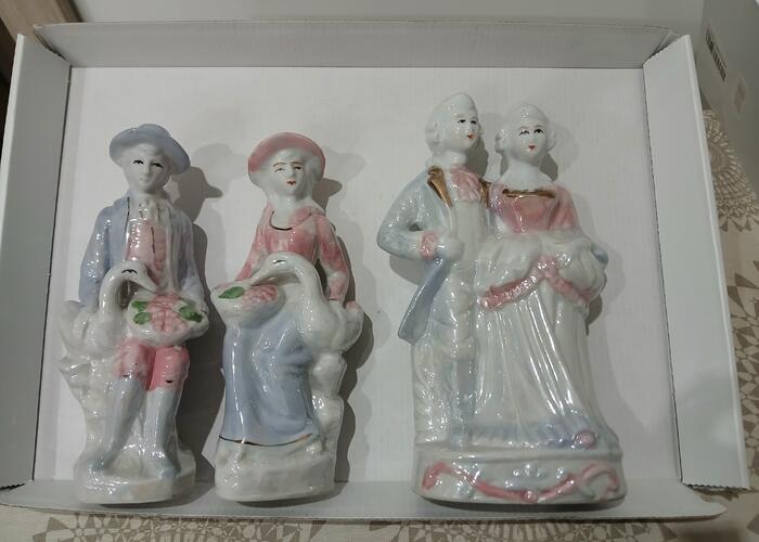 Grajewo ogłoszenia: Figurki , dwie oddzielne i jedna łączona para. Każda para po 20zl